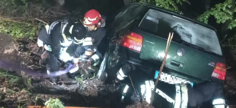 Perde il controllo dell’auto e finisce in una scarpata: per il violento temporale l’elisoccorso non può atterrare